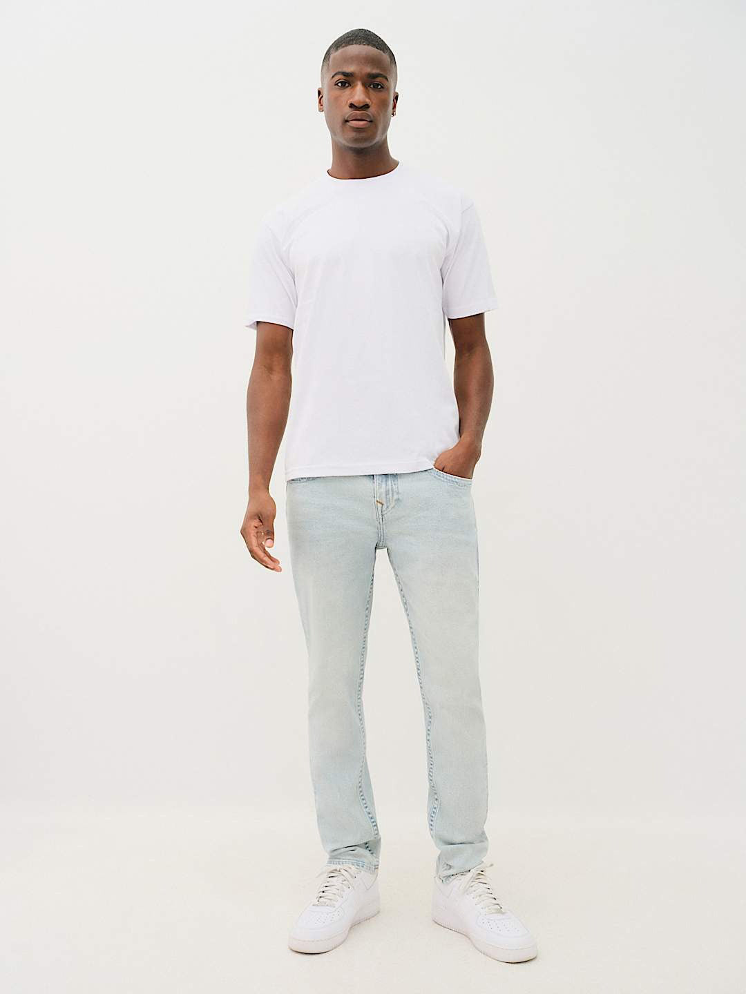 True Religion Men ROCCO SN Lightly Wash Blue Jeans