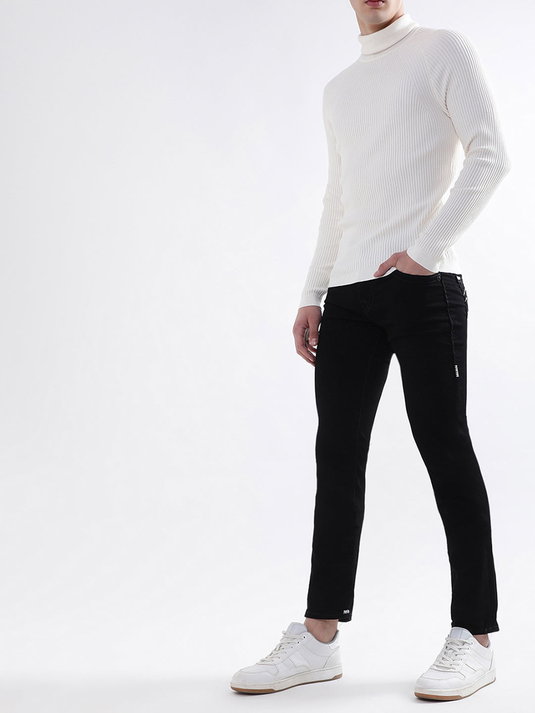 True Religion Men Black Solid Straight Fit Jeans