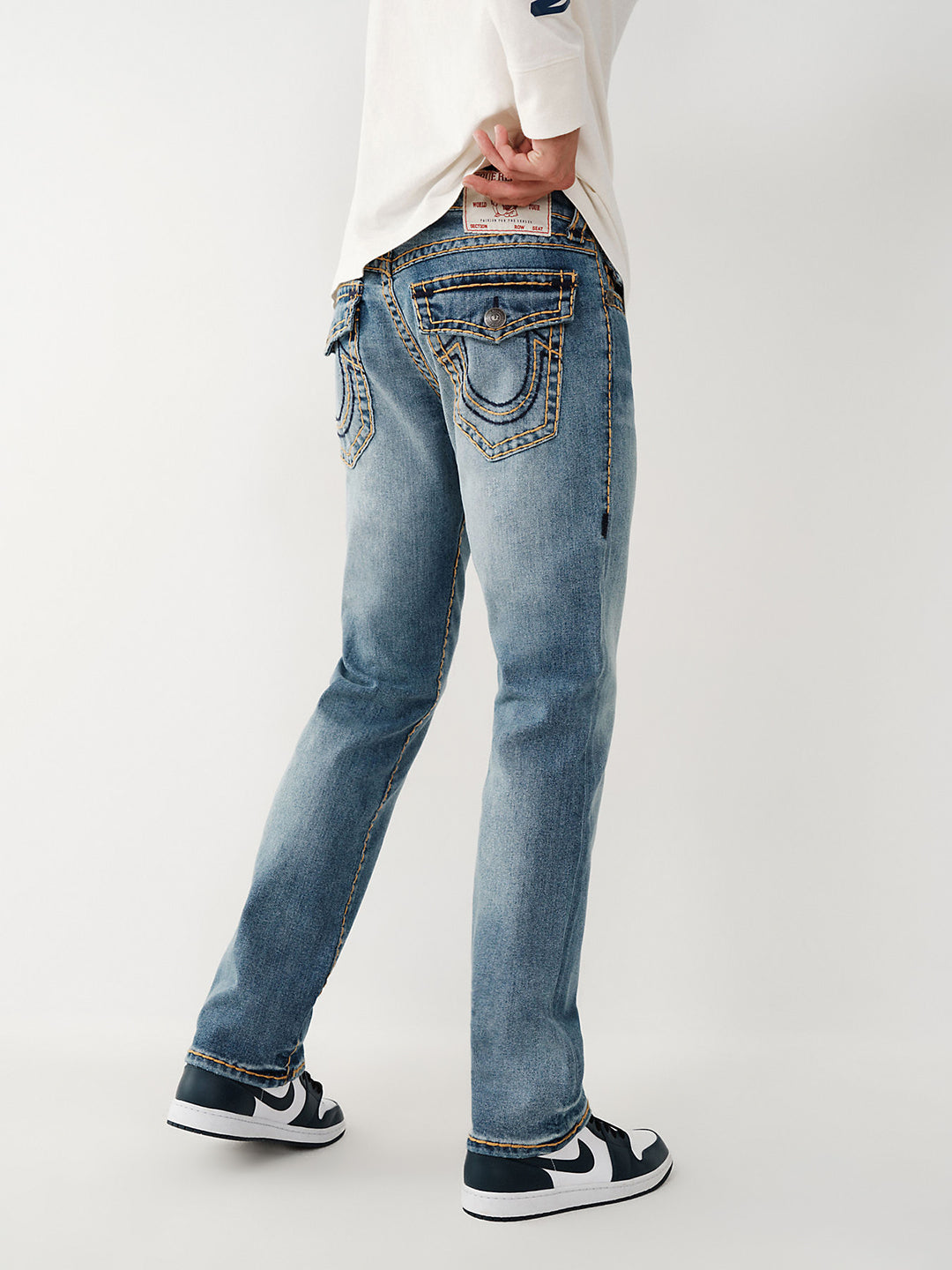 Flatter Your Fits with Straight-Fit Jeans for Men & Styling Tips