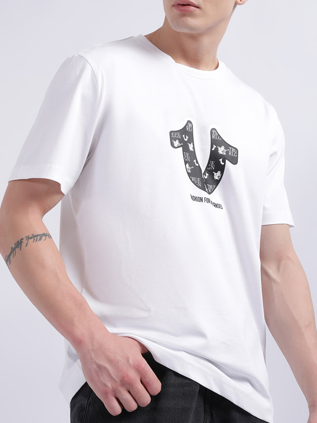 White logo regular fit tshirt