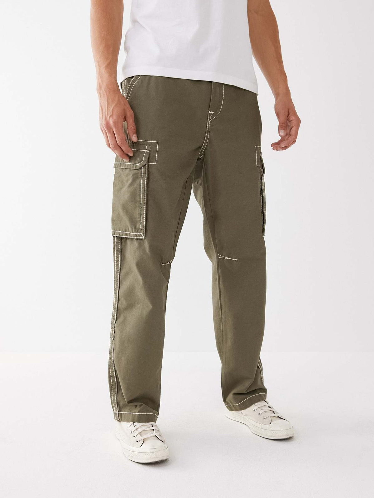 True Religion Men Green Solid Oversize Fit Mid-Rise Trouser