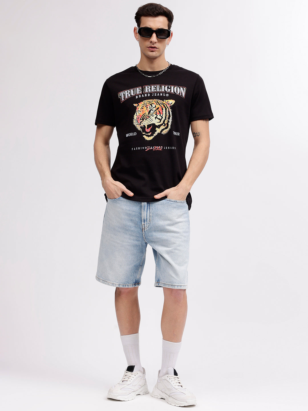 Men black animal print round neck short sleeves tshirt