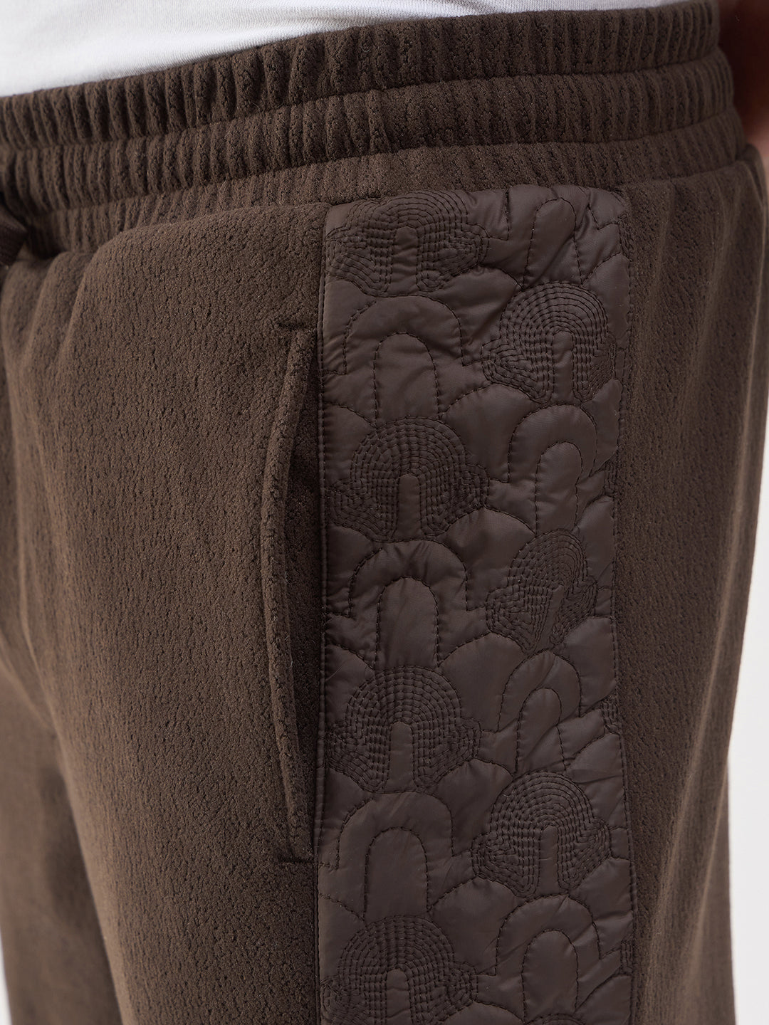 Men brown quilting relaxed fit sweatpant