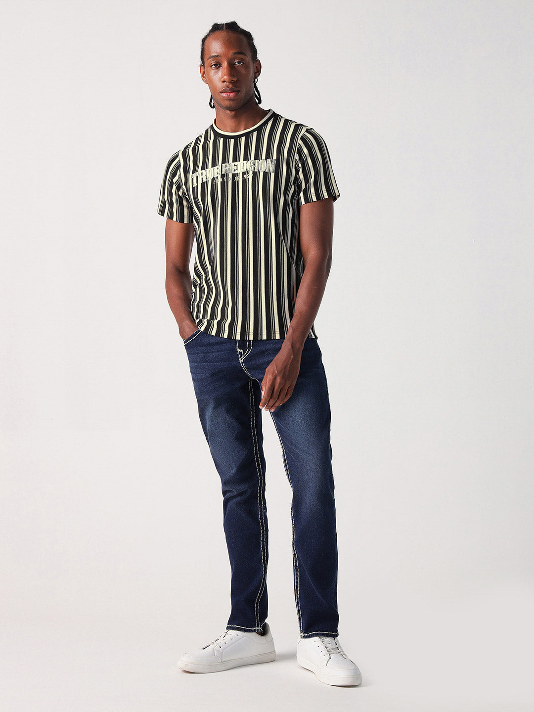 Men multi striped round neck tshirt