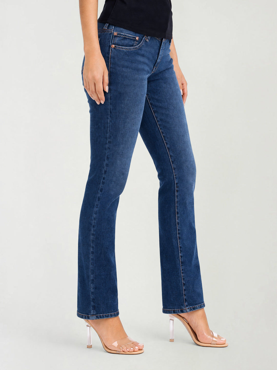 Women becca big t blue solid cotton jeans