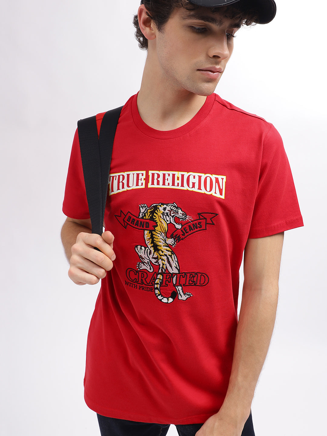 Men red printed round neck short sleeves tshirt