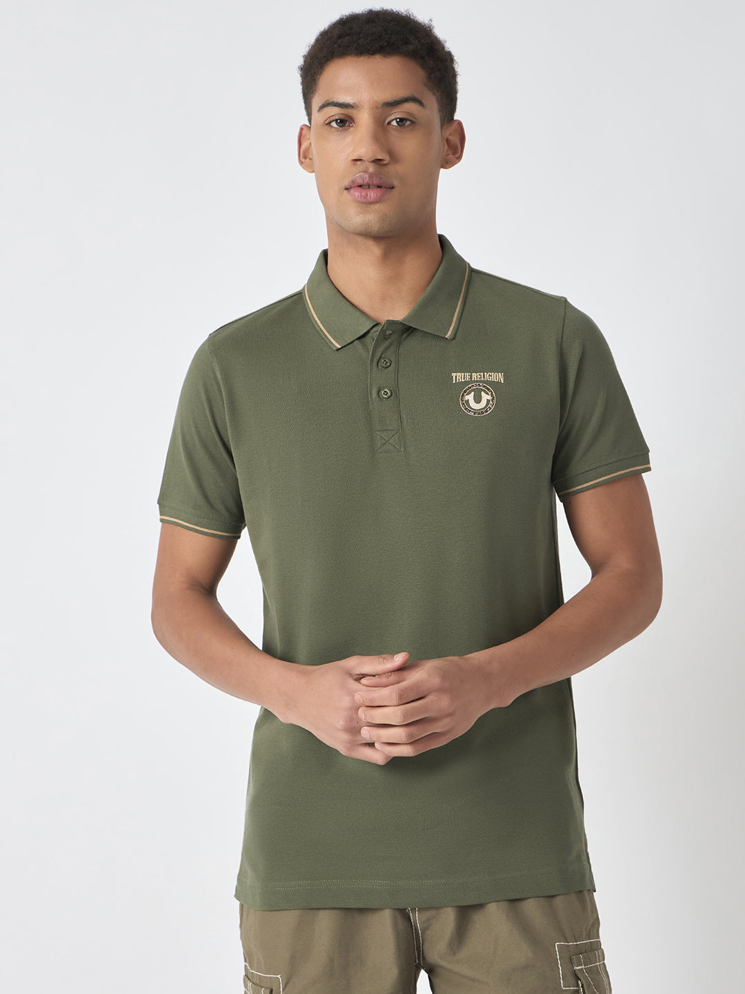 Men green solid polo collar short sleeves polo tshirt