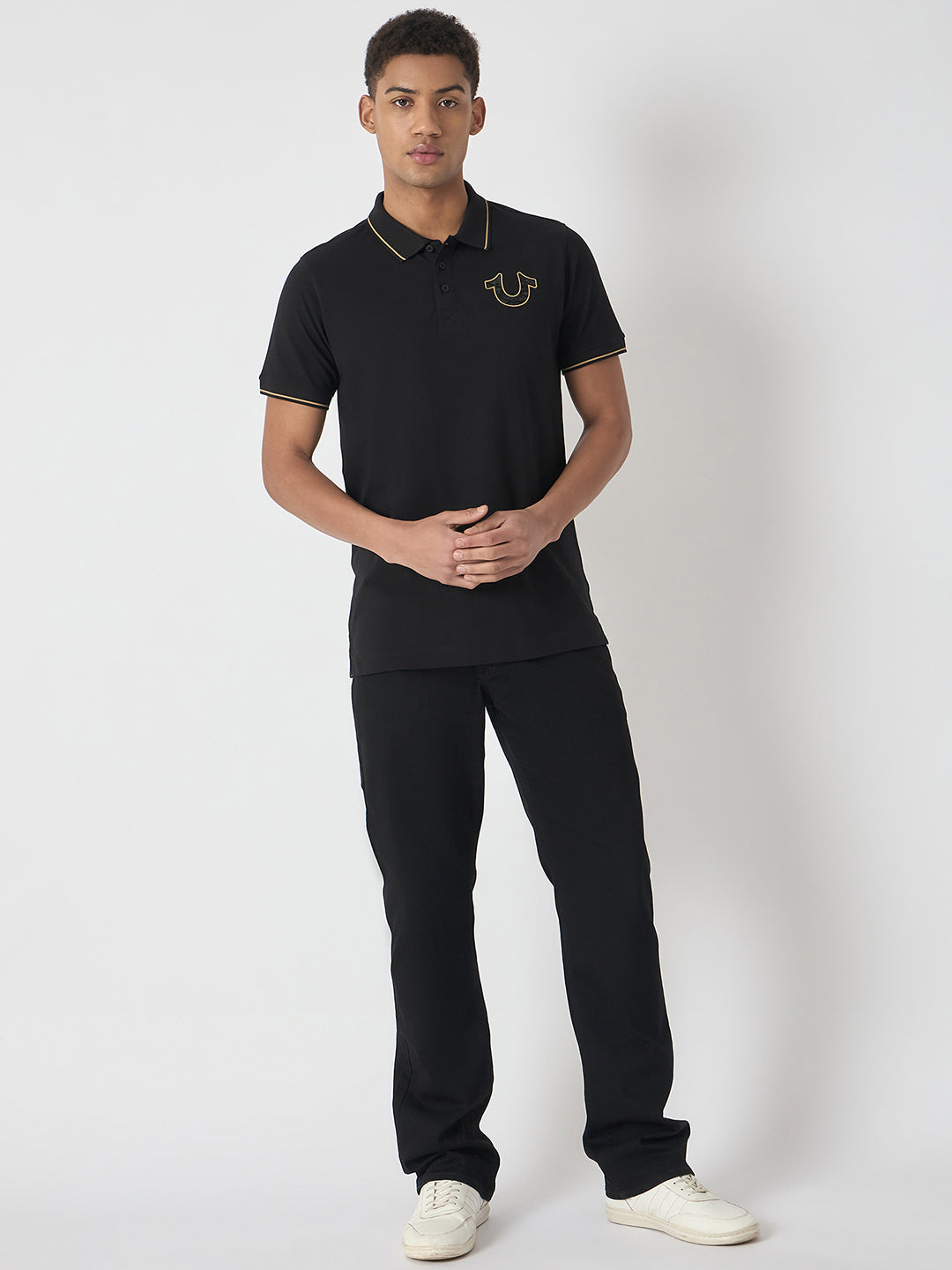Men black solid polo collar short sleeves polo tshirt