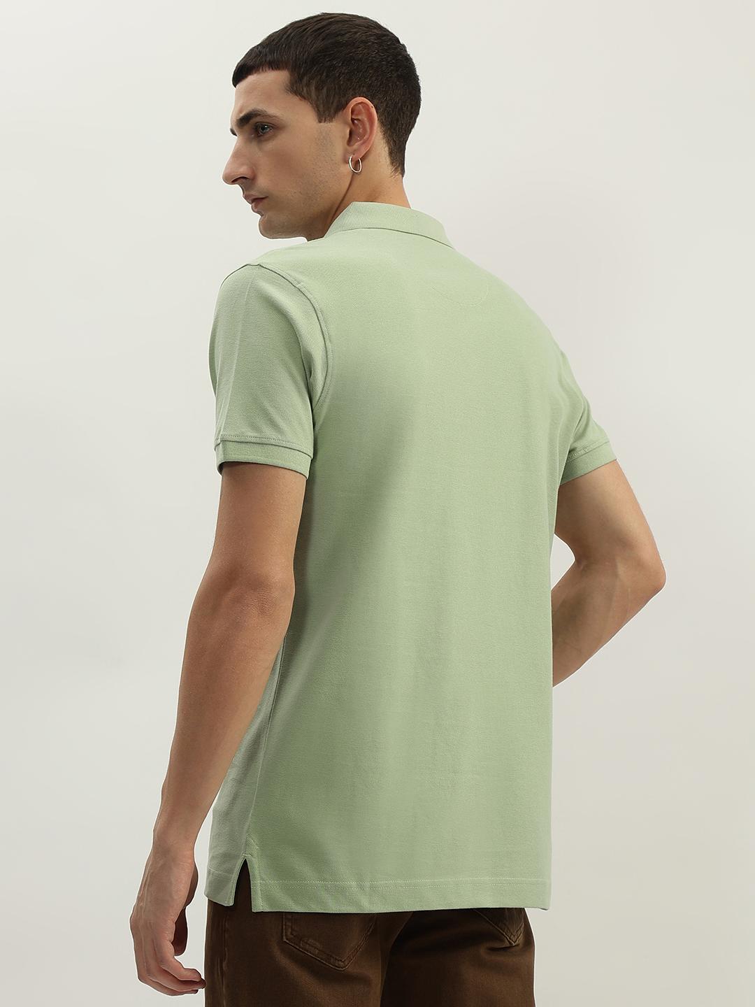 Men green solid polo collar short sleeves polo tshirt