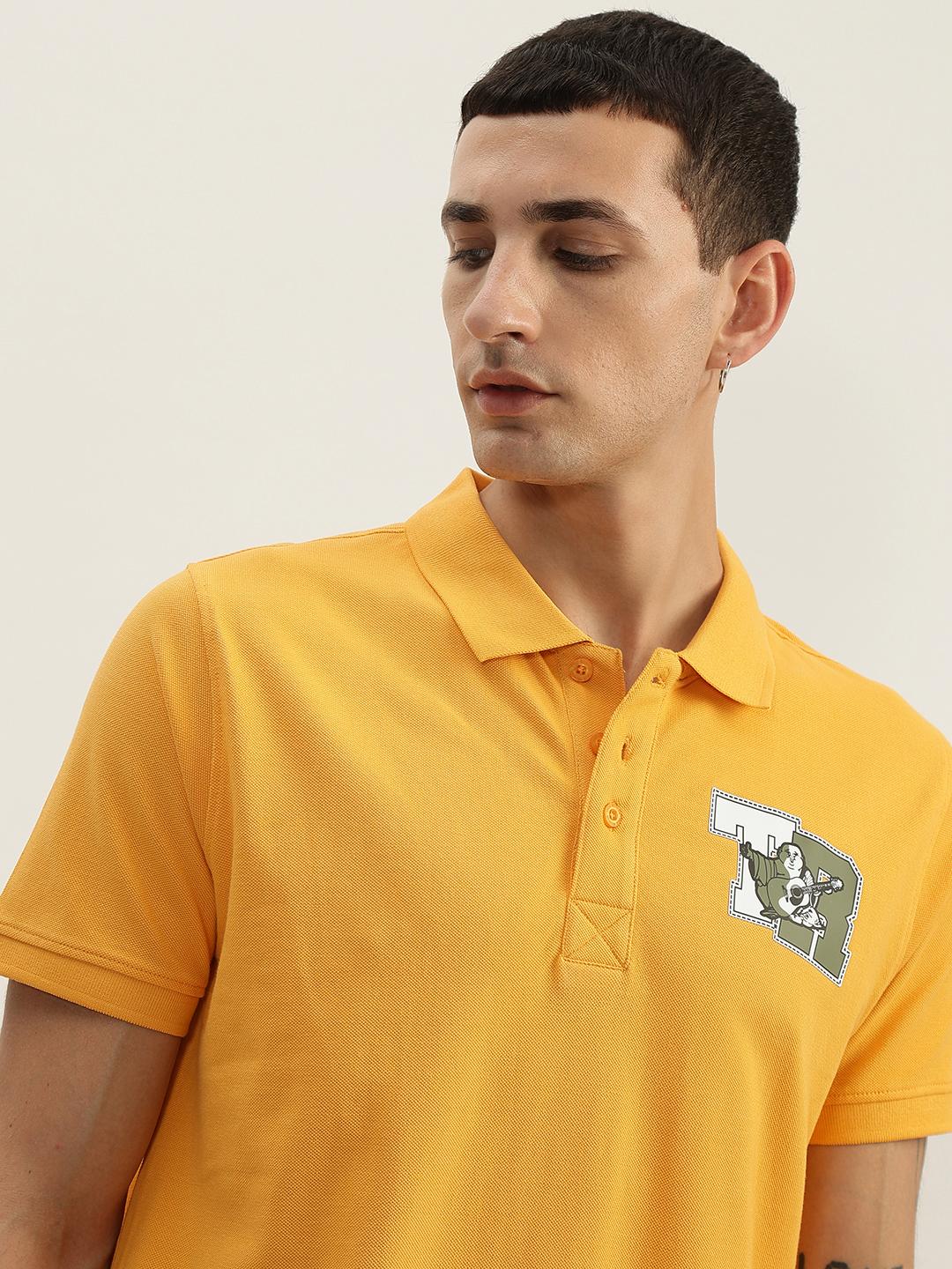 Men yellow solid polo collar short sleeves polo tshirt