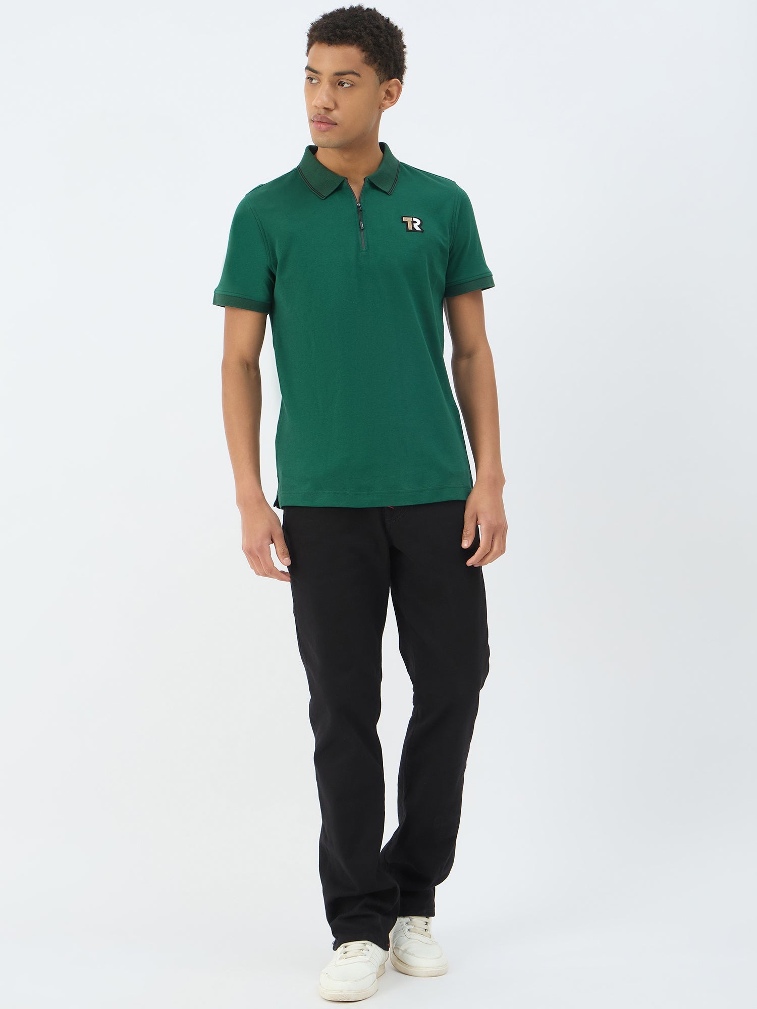 Men green solid polo tshirt