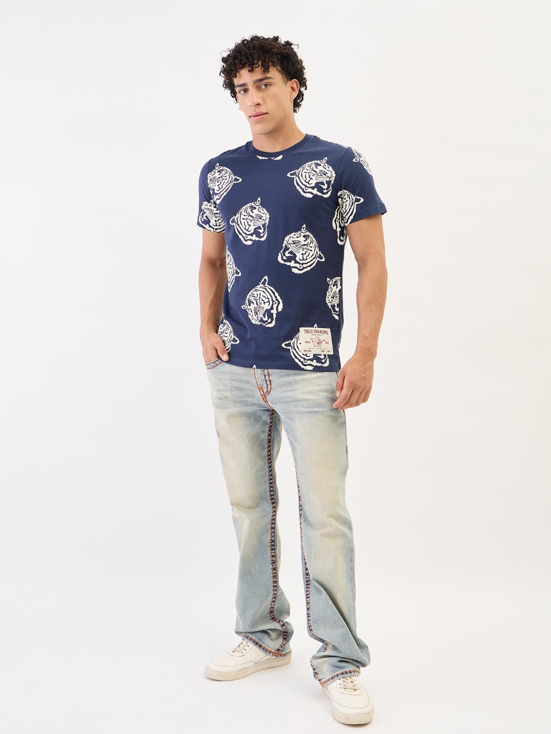 Men blue solid round neck tshirt