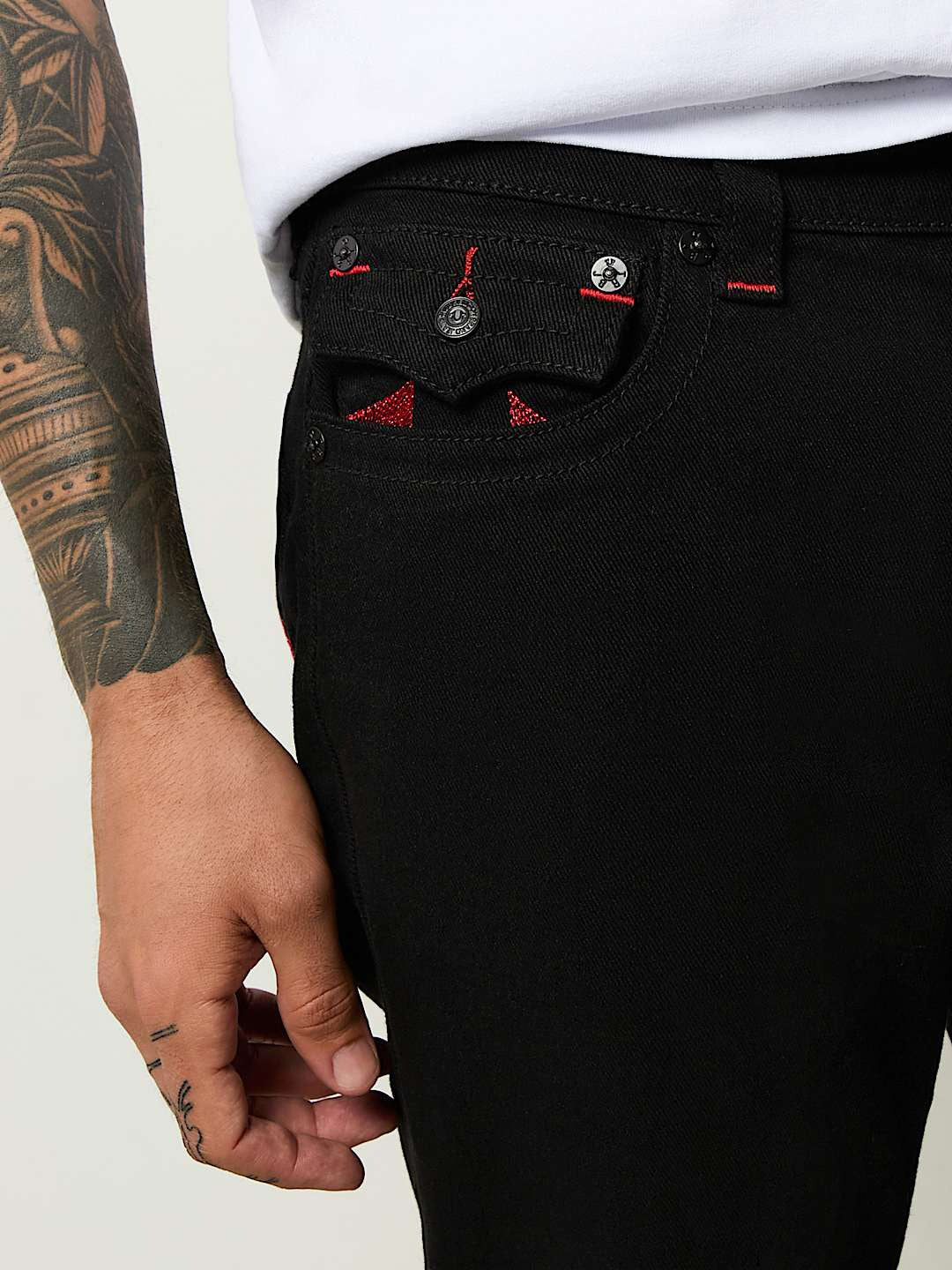 True Religion Sn Ricky Straight Fit Black Mid Rise Washed Jeans