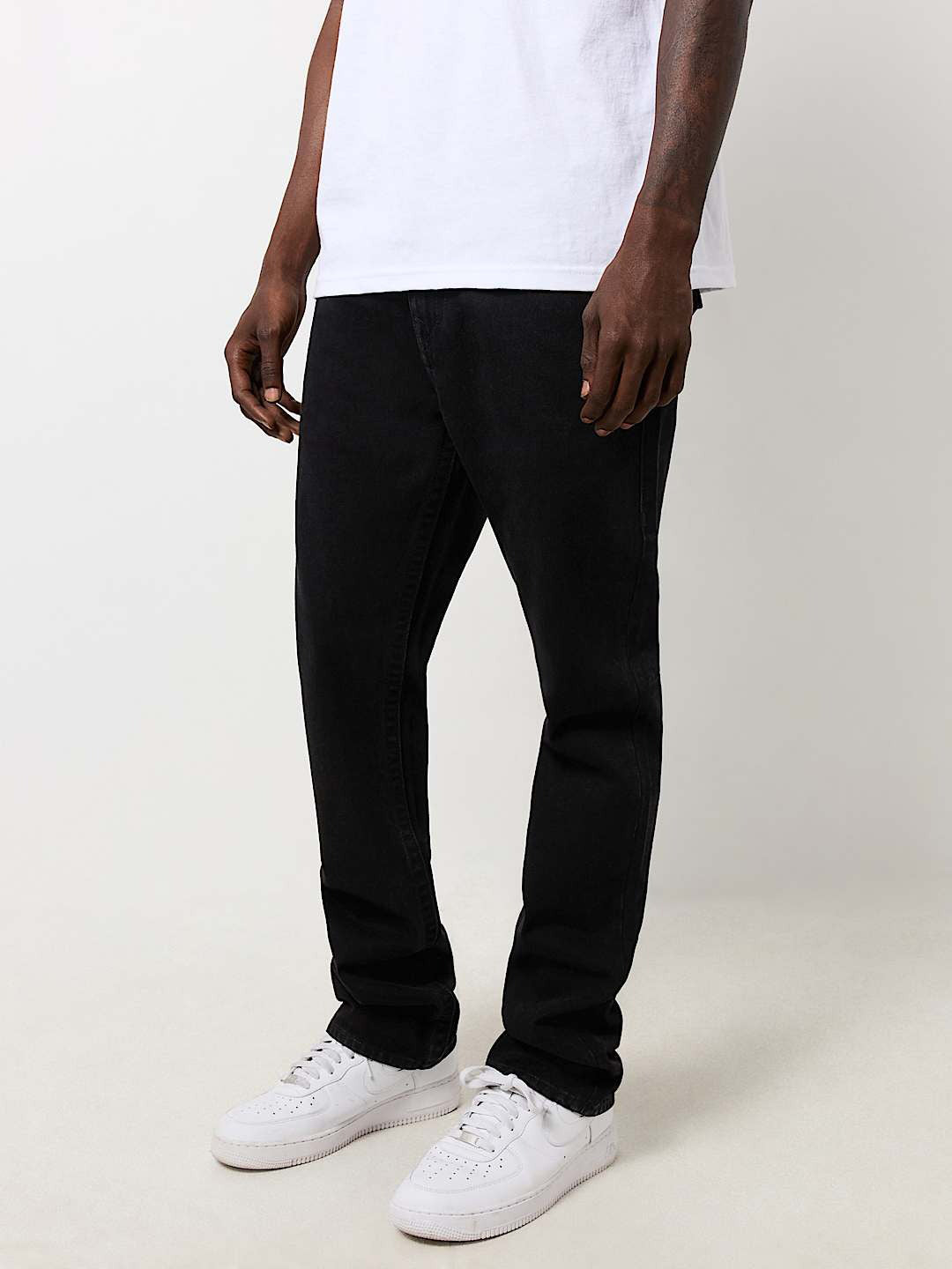 True Religion Sn Ricky Straight Fit Black Mid Rise Solid Jeans