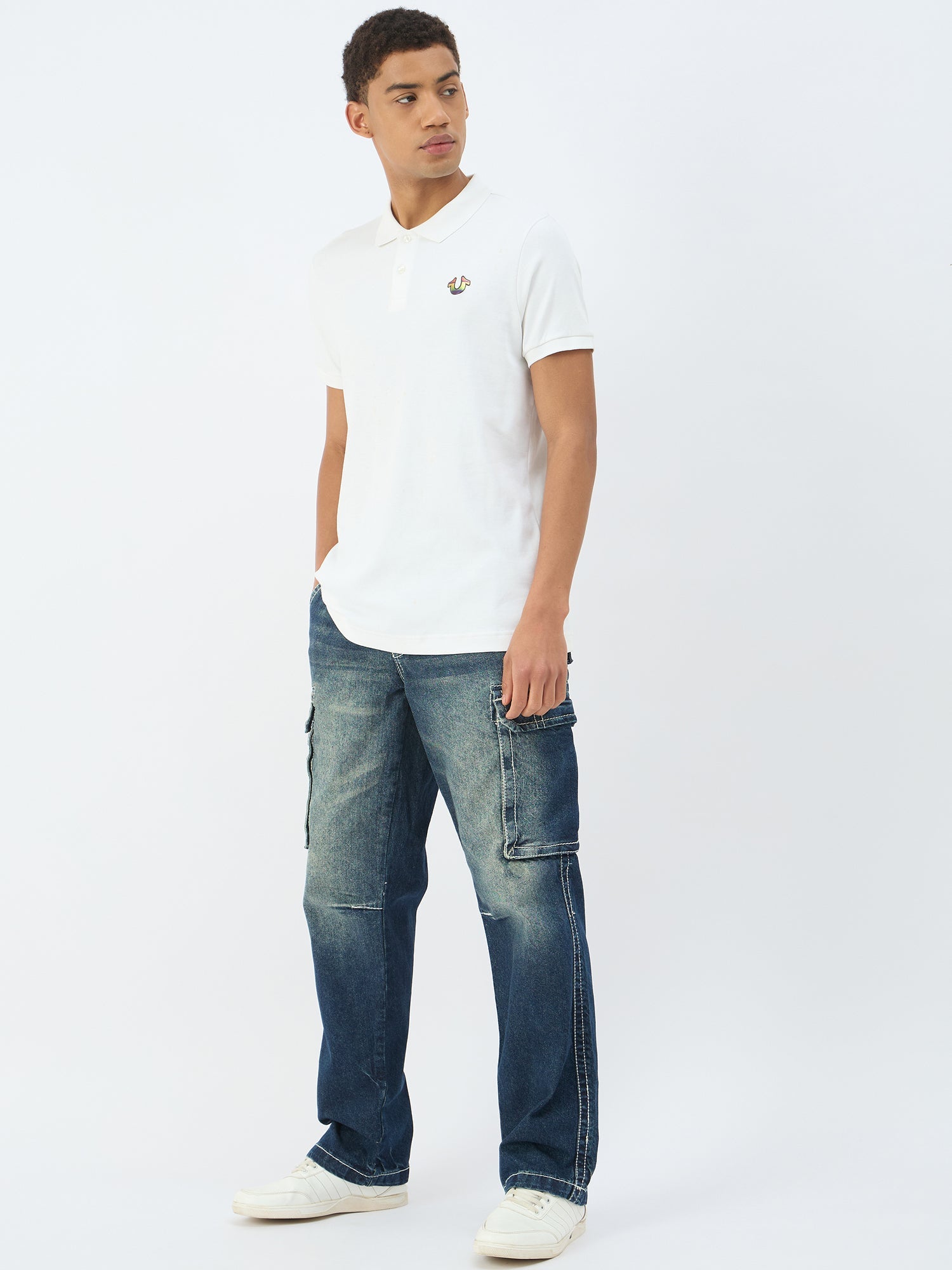 Men white polo tshirt