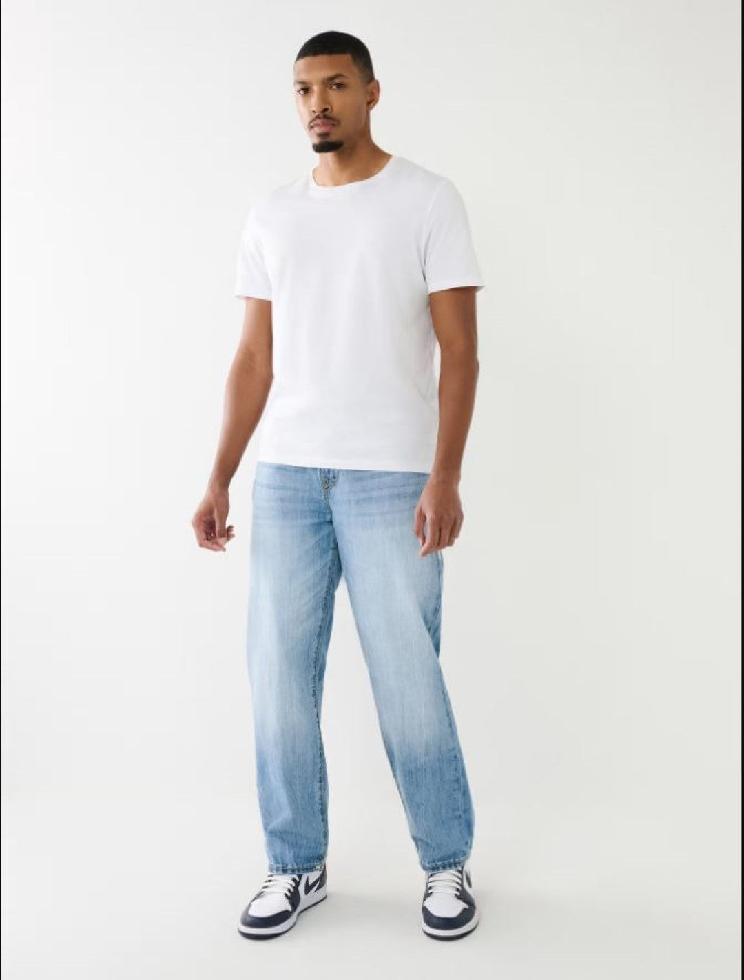 True Religion Men Super T Bobby Straight Oversized Fit Light Wash Jeans